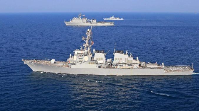 Американский ракетный эсминец USS ROSS вошел в Черное море