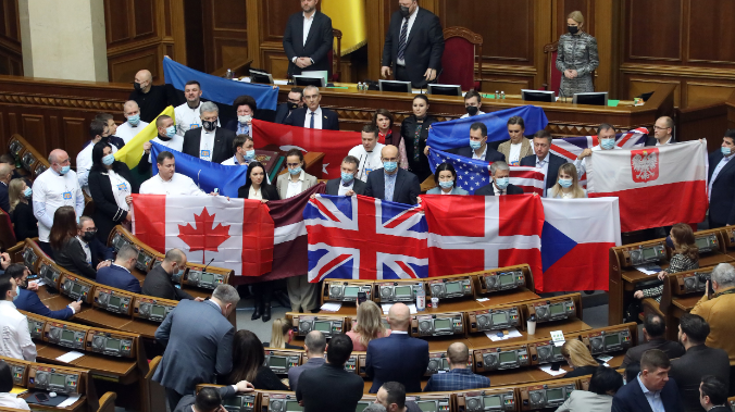 Канадский сенатор: Запад призывает Украину отдать России часть территории