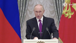 Путин: сохраняя традиции, мы ратным трудом защищаем честь России