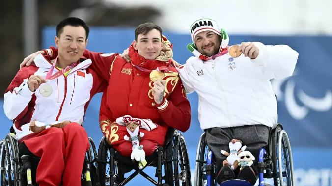 Развожаев назвал российских паралимпийцев героями