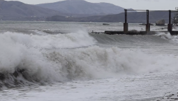 Шторм разыгрался у посёлка Курортное Феодосийского округа