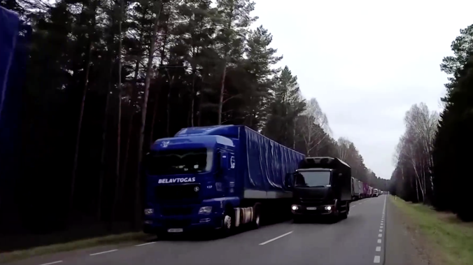 На польско-белорусской границе — очередь из грузовиков