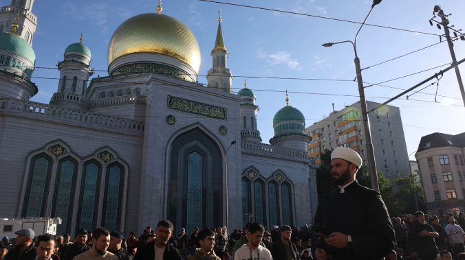 Мусульмане отмечают праздник Курбан-байрам