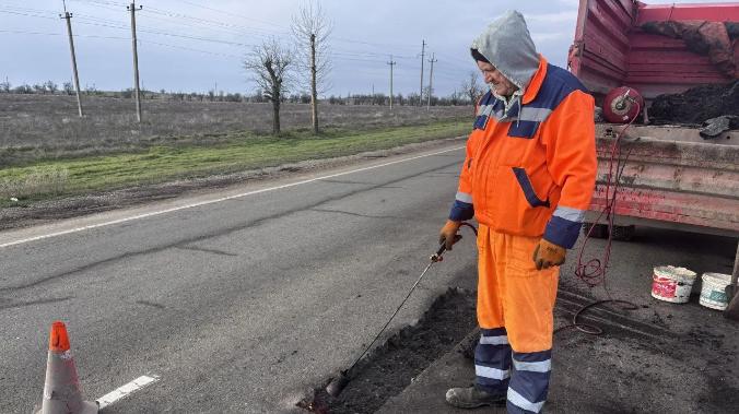 Аксёнов пригрозил увольнением за срыв ремонта дорог в Крыму