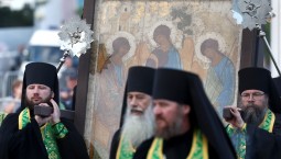 Икона «Троица» вернулась в Троице-Сергиеву лавру