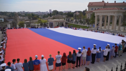 Развожаев: для Севастополя российский флаг – символ гордости