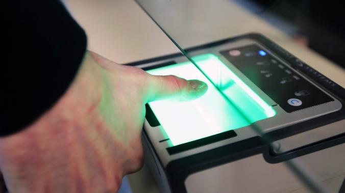 Госдума приняла во II чтении законопроект о запрете принудительного сбора биометрии