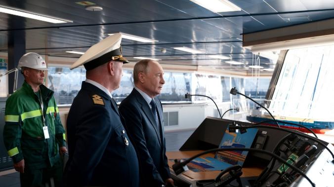 Путин посетил в Приморье крупнейшую верфь «Звезда»
