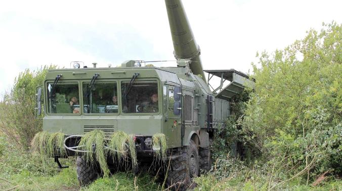 СМИ: Россия перебрасывает к украинской границе ракетные комплексы «Искандер» 