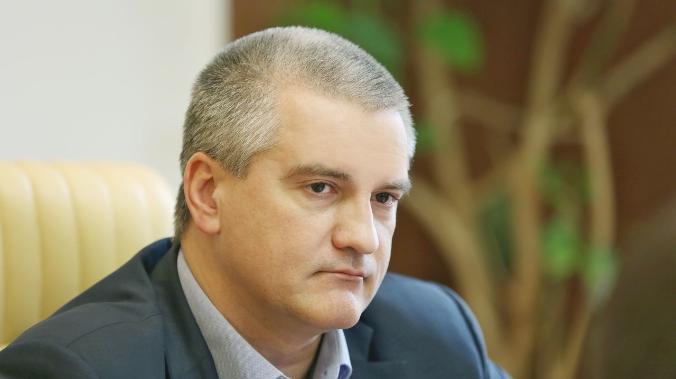 Глава Крыма Сергей Аксенов поручил разобраться с очередями в поликлиники Керчи и Евпатории