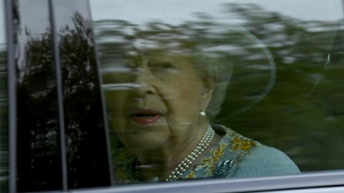 Королева Великобритании Елизавета II отказалась от награды Старушка года