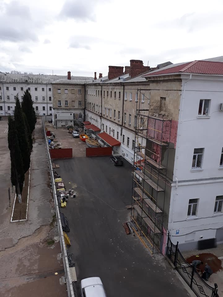 в. экипаж севастополь казармы. филиал мгу в севастополе вид сверху. лазаревские казармы филиал мгу севастополь. лазаревские казармы севастополь.