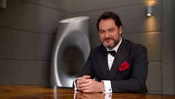 Театр оперы и балета возглавил всемирно известный оперный певец Ильдар Абдразаков