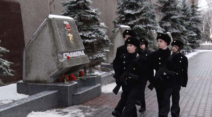 Героев Сталинградской битвы почтили в Севастополе