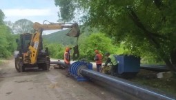 В Терновке меняют 500 метров водопроводных труб