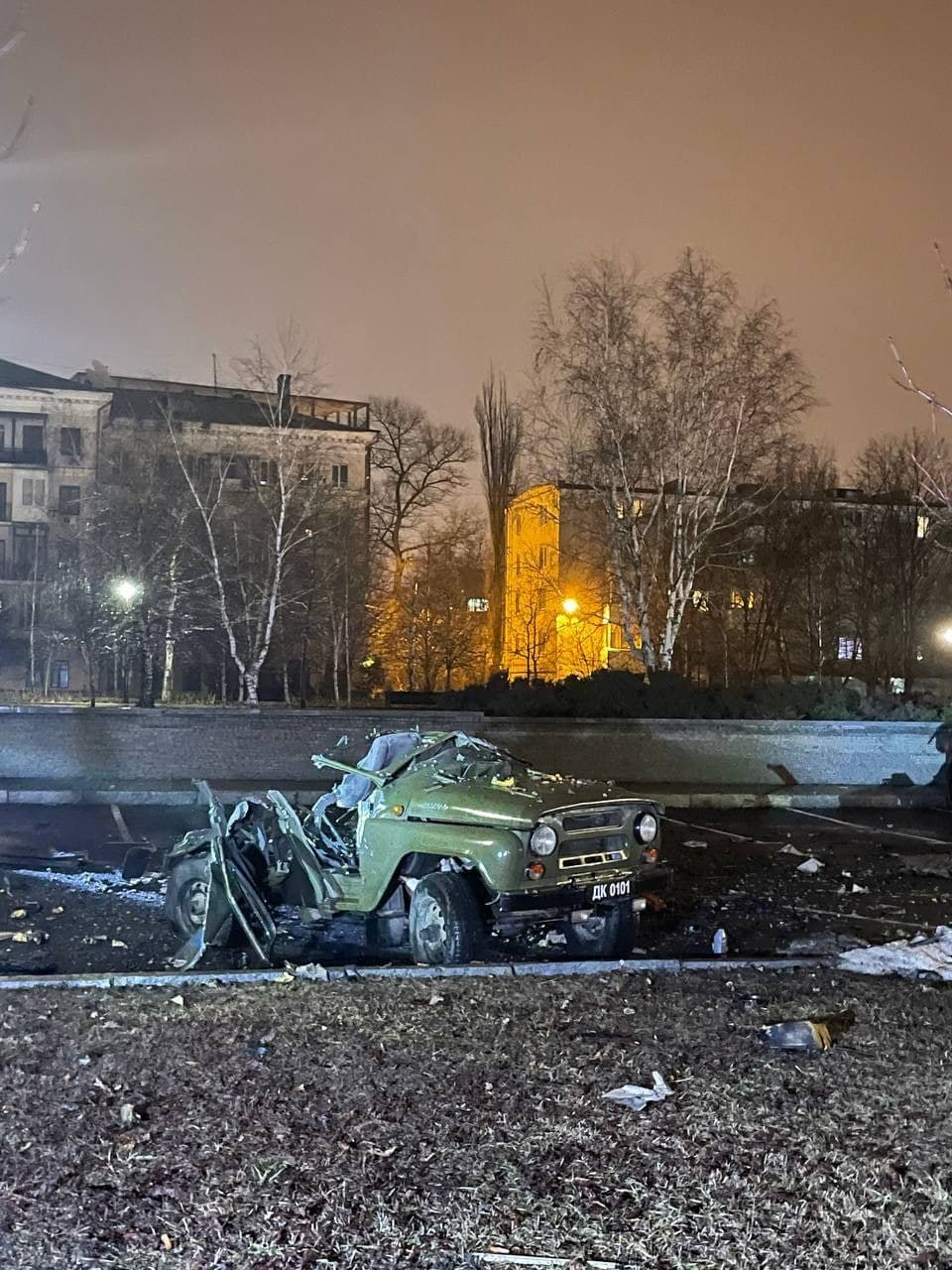 В центре Донецка взорвалась машина начальника Народной Милиции ДНР ::Первый  Севастопольский