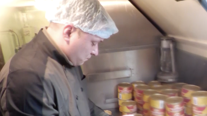 Минобороны показало работу полевых кухонь в тылу