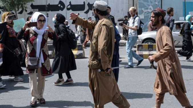 Талибы* устраивают публичные порки в Афганистане
