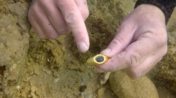 Подводные археологи подняли редкие драгоценности с затонувших кораблей 