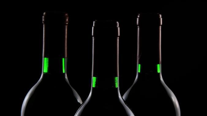 Ученые выяснили, какое вино помогает замедлить процессы старения