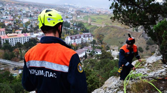 Спасатели провели тренировку на горе в Судаке