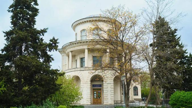 125 лет исполнилось севастопольской библиотеке им. Толстого