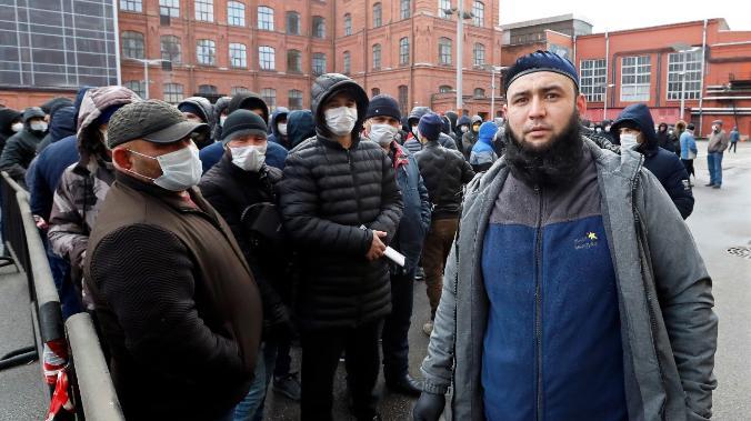 Около 100 мигрантов устроили побоище в спальном районе Санкт-Петербурга