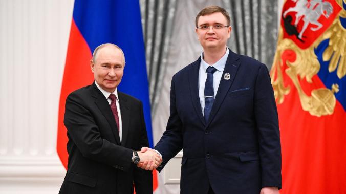 Владимир Путин наградил лучших молодых учёных России