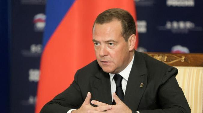 Дмитрий Медведев дал оценку системе выборов в США, поведению американского истеблишмента в статье «Америка 2.0. После выборов»