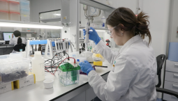 Препарат от 13 видов онкологии производят в Москве