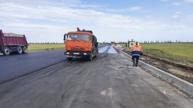 В Крыму делают ремонт на 28 дорогах и 25 мостах