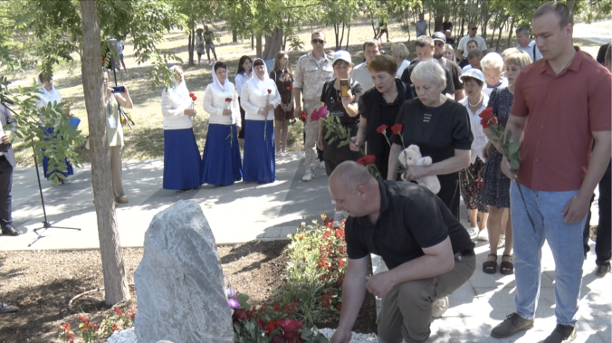 Севастополь вспоминает жертв обстрела ВСУ в Учкуевке