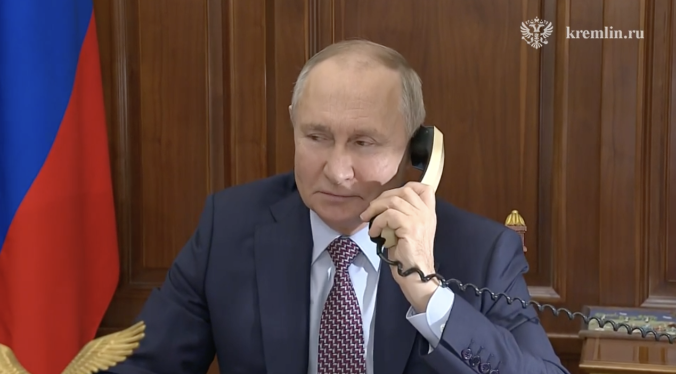 Путин поговорил по телефону с президентом ОАЭ