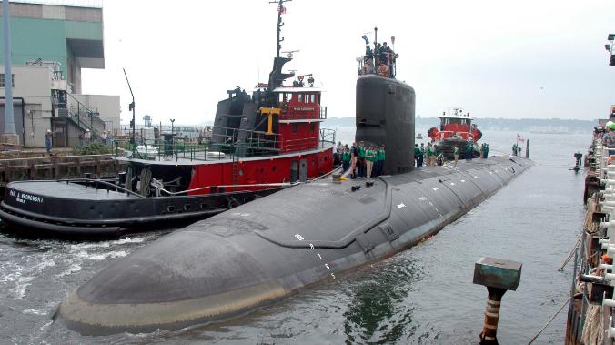 СМИ: Носовая часть подлодки ВМС США серьезно повреждена 
