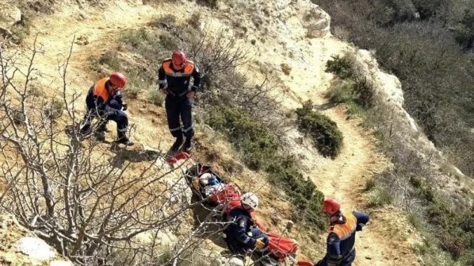 Мужчина упал с 12-метровой высоты на Фиоленте