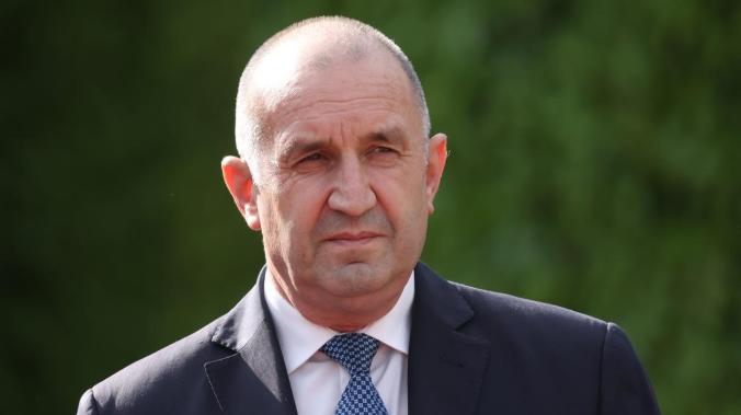 Премьер Болгарии назвал помощь Украине безрассудной 