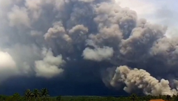 В Индонезии произошло извержение вулкана Семеру