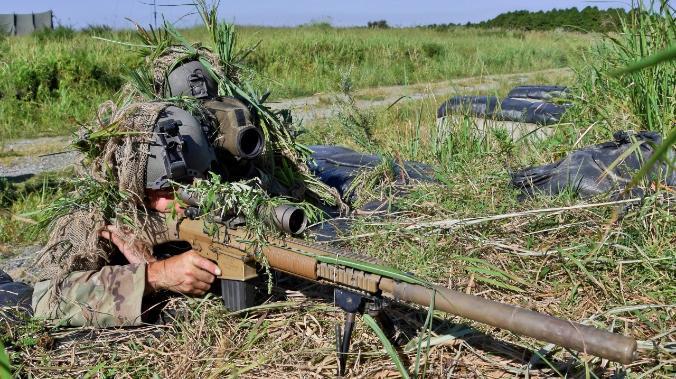 Украинский снайпер убил сотрудника МВД ДНР во время эвакуации детей