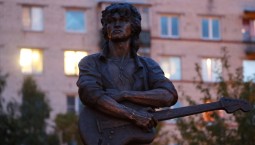 Джоанна Стингрей раскритиковала фильмы Серебренникова и Учителя о Цое