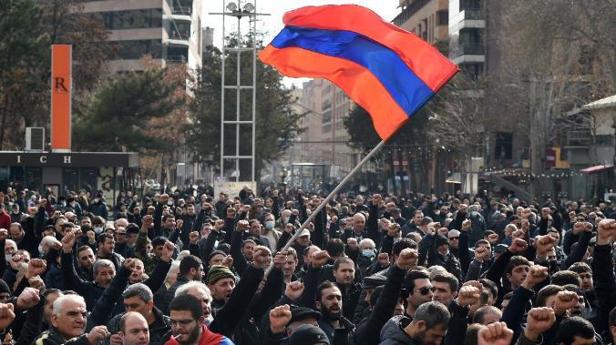 Президент Армении не подписал заявление об увольнении Оника Гаспаряна
