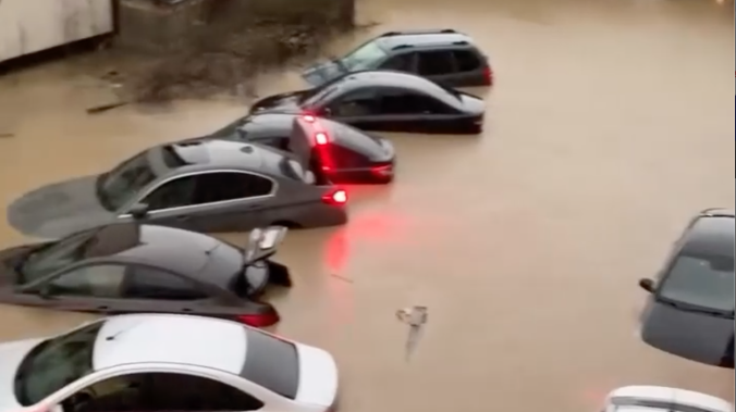 В Махачкале ввели режим ЧС из-за наводнения 