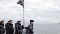 Ким Чен Ын осмотрел новейший эсминец КНДР