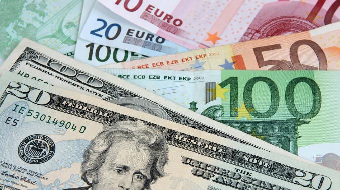Доллар и евро подорожали после речи Путина