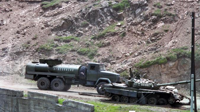 Экс-премьер Армении заявил о потерях 80 процентов вооруженных сил