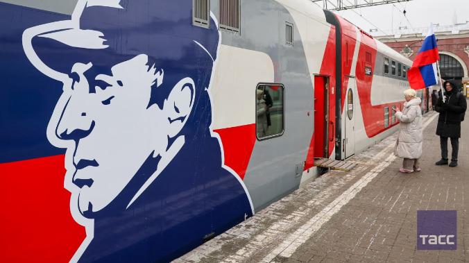 Поезд в честь Жириновского отправился по маршруту Москва — Адлер
