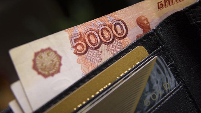 Росстат: в 2020 году средняя зарплата чиновников в России выросла на 9%