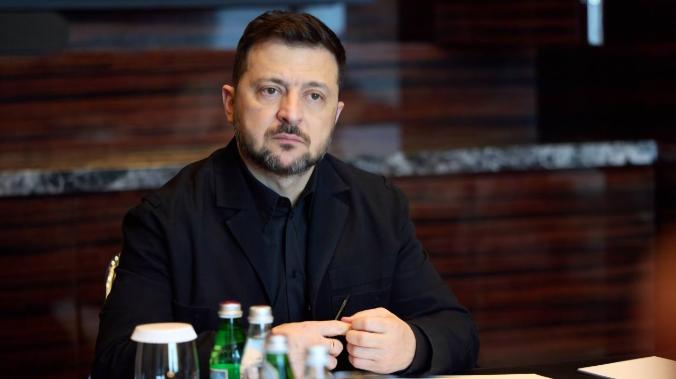 Зеленского уличили в коррупции и наркозависимости