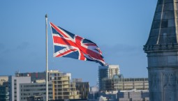 В Британии урежут выплаты приютившим украинцев 