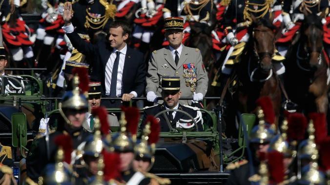 Французских военных накажут за открытое письмо Макрону