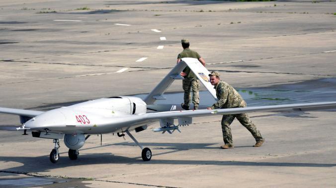 Украинский БПЛА Bayraktar приблизился к российской границе